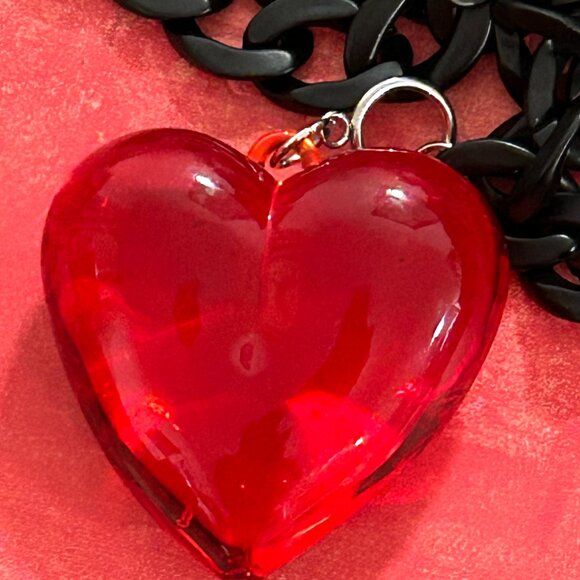 Huge Lucite Acrylic Clear Candy Red Heart Black Chain Resin Nec… - Picture 7 of 16